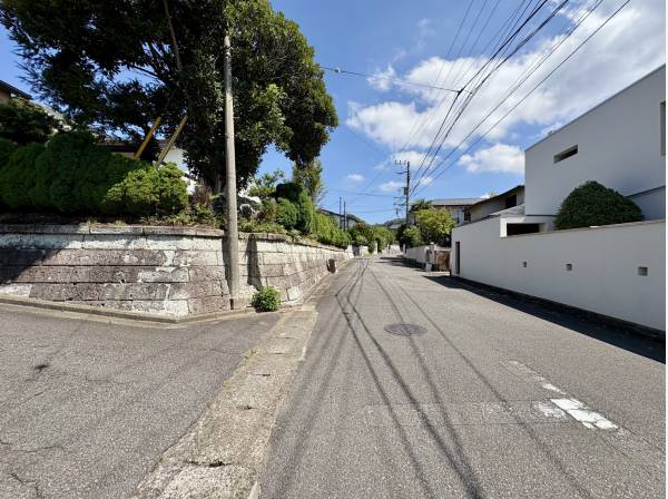 前面道路も広いです