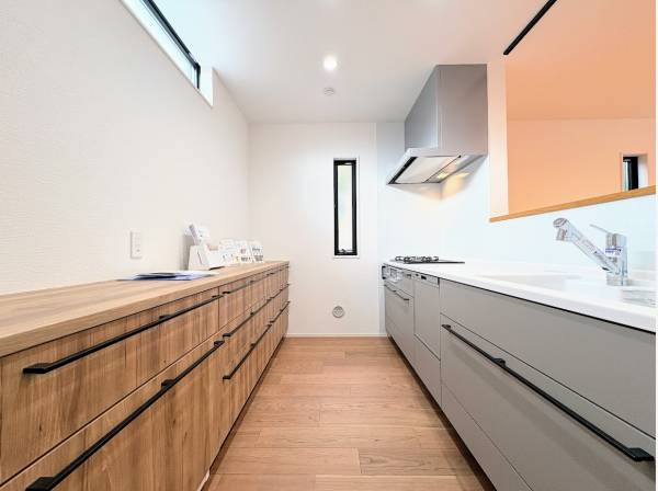 収納も安心のオープンキッチン