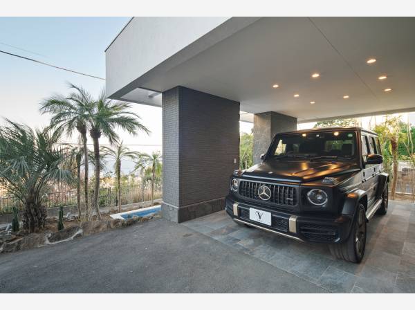 お車は4台以上お停め頂けます/お問合せお待ちしております！