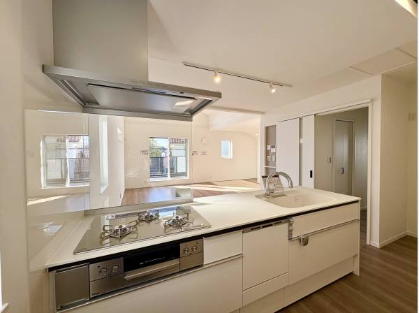 対面式のシステムキッチン