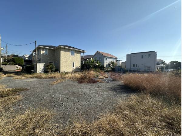 奥に進むと広がるプライバシーに守られた敷地