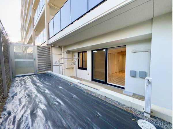 プライベートガーデンでガーデニングやプールなどをお楽しみいただけます