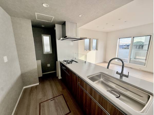 食洗器完備のシステムキッチン