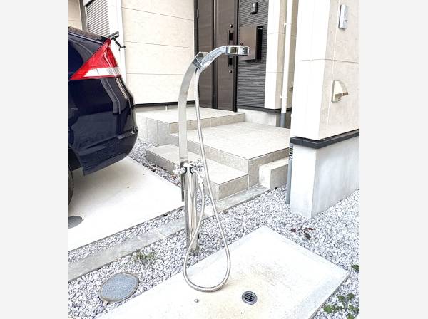 海帰りにそのまま使える外シャワーで暮らしが軽やかに