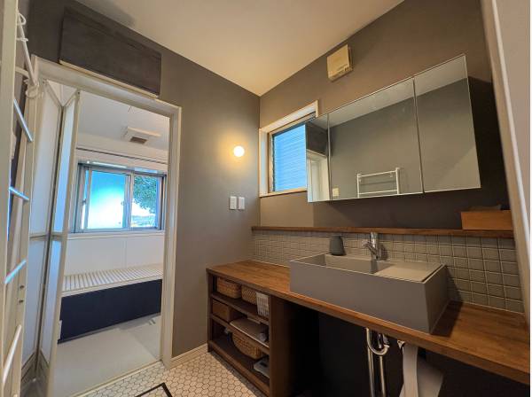 朝の忙しい時間も彩るサニタリールーム