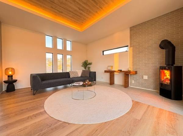 暖炉が部屋に暖かみを与えます