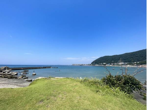 一色海岸まで自転車で7分 (約2㎞)