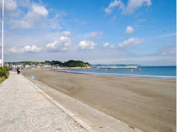 片瀬東浜海岸まで自転車で7分（約1.9km）