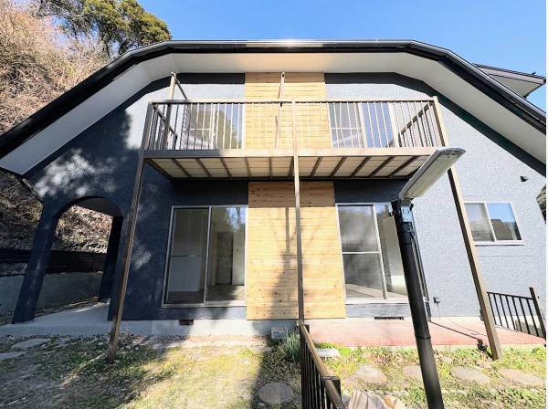 個性的な外観の建物です