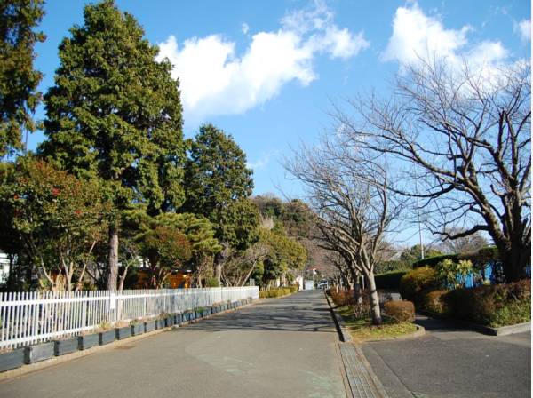 第一運動公園まで自転車で5分（約1.5km）