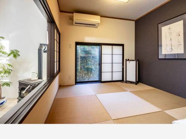 掘りごたつのある和室