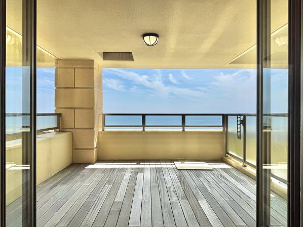 この景色がリビングから望めます。贅を尽くしたオーシャンジューです！