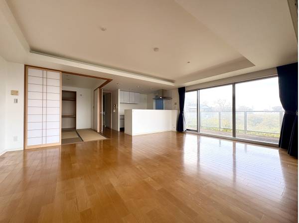 海景色がすぐそこにあり室内で過ごす時間に静かなゆとりが生まれます