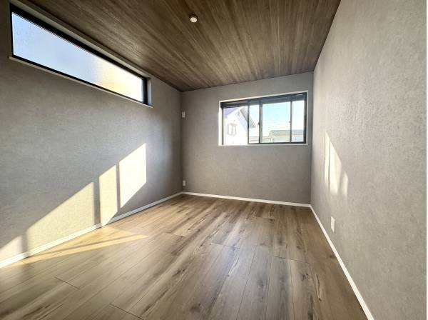 静かにくつろげる落ち着いた空間