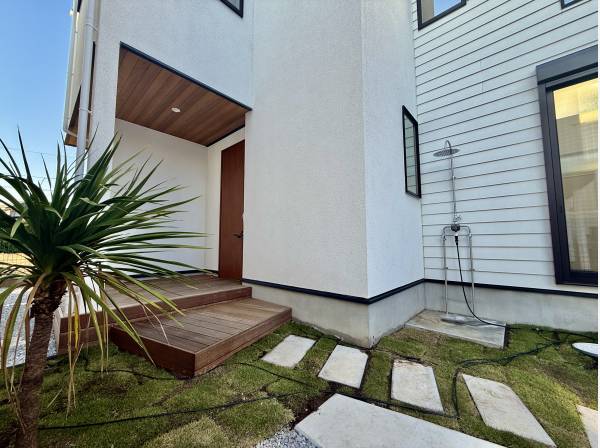 湘南のマストアイテム外シャワー完備