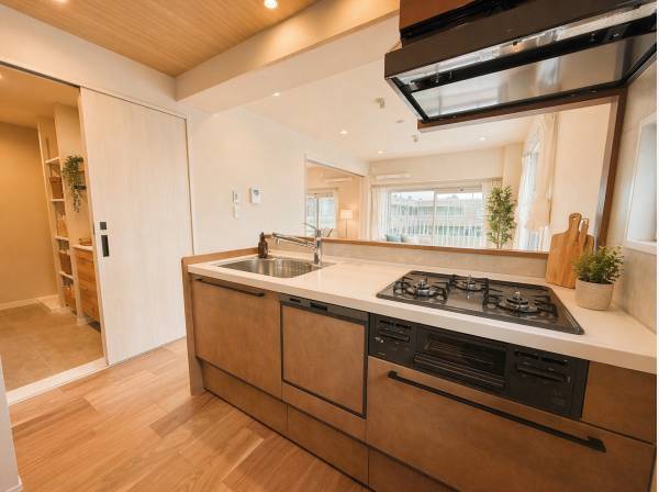 会話が弾む対面キッチン空間（家具等はCG）