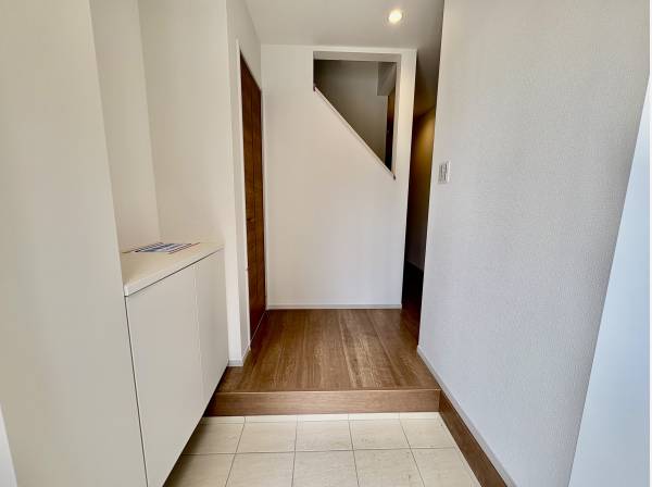 玄関の収納力も豊富です。