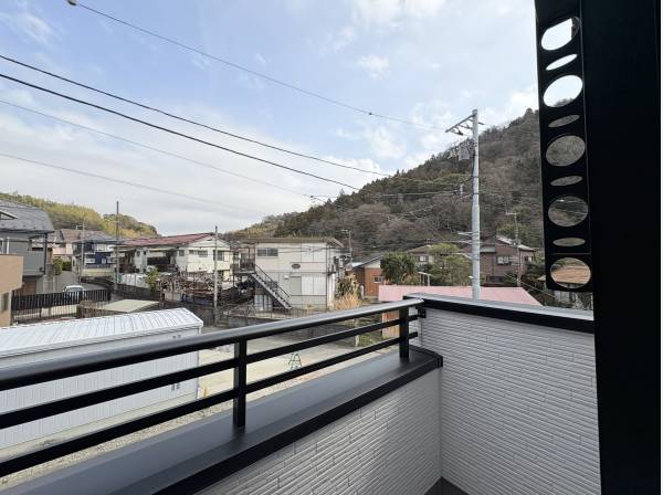 バルコニーから眺める眺望。葉山の自然の気持ちい空気を吸い込めます