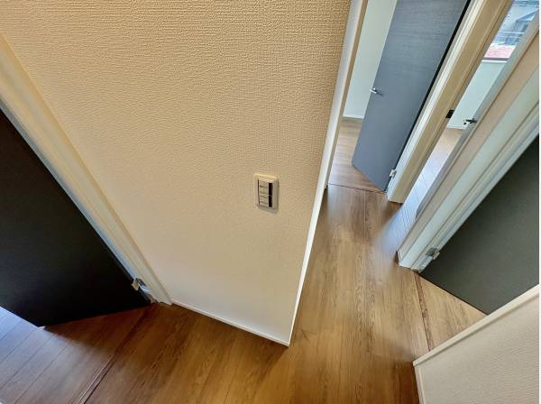 2階に4部屋ありますので、家族みんな2階で寝ますよ。