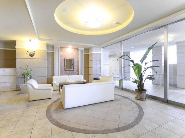 ホテルライクなエントランスロビー