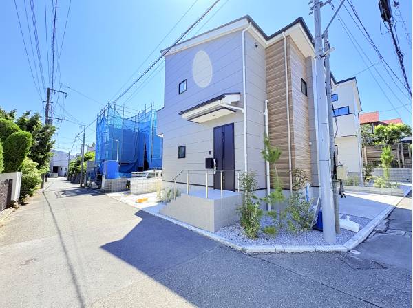 角地の開放感のある立地条件
