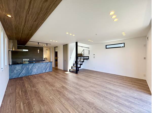 23.5帖のゆとりあるLDKスペース！