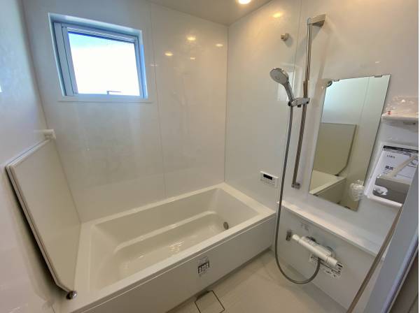 ゆったりと体を癒せるバスルーム