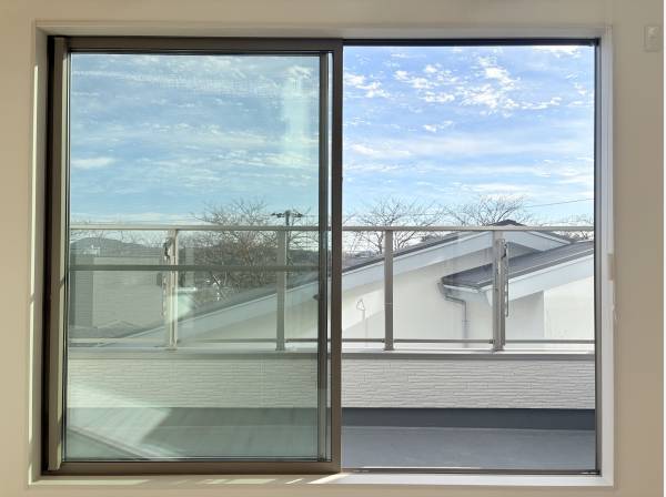 ソファーからの目線は視線を気にせずお過ごし頂けます。