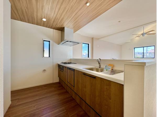 食事の準備や片付けなど、家事を楽しくするキッチンスペースに仕上げました