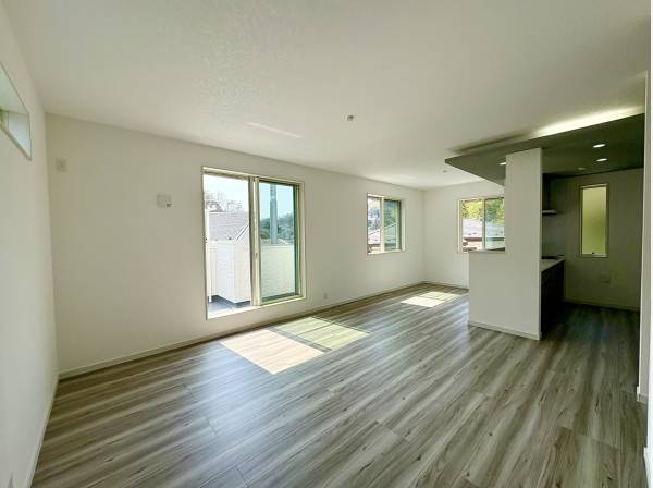 日当たりが良く心地よい風が入り込みます！