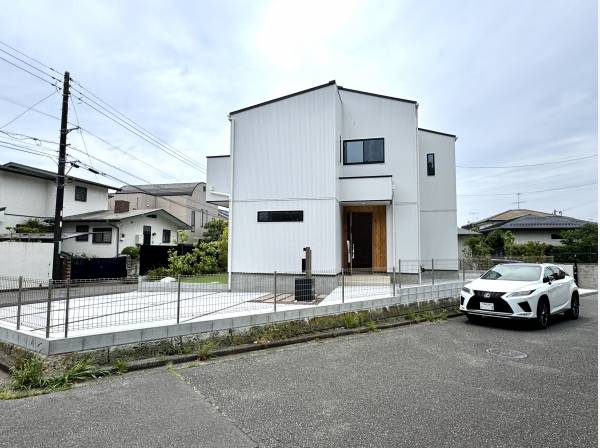 開放的な3方角地の魅力的な区画