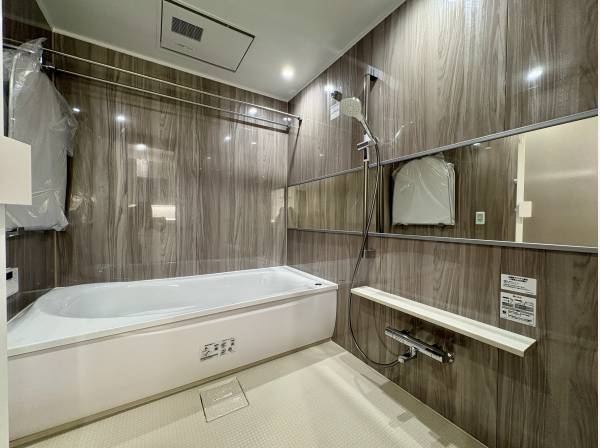 ゆったりとしたバスルームで一日の疲れを癒してくださいませ♪