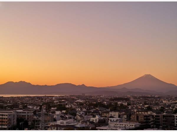 サンセットタイムも素晴らしい眺め。雄大な富士さんがまるで絵画のよう