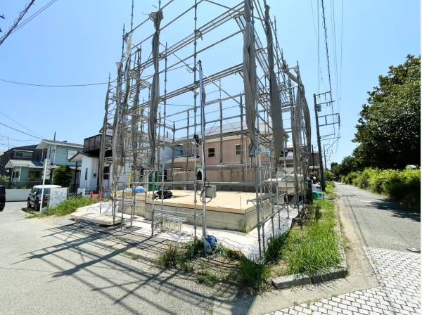 角地で開放感のあるロケーション