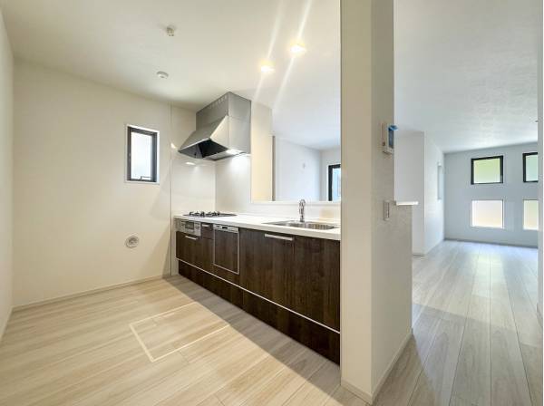 ゆとりを感じられるキッチンスペースは作業が捗りそう