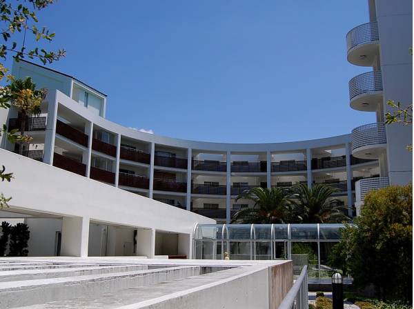 曲線デザインがちりばめられた柔らかな印象の住戸です