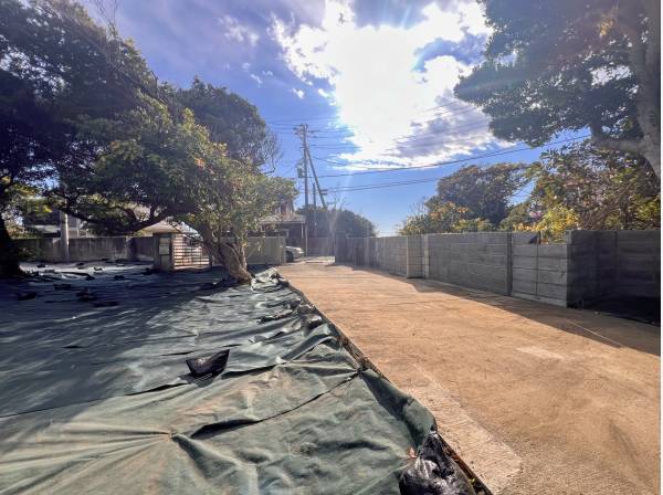 周辺は緑に囲まれた環境