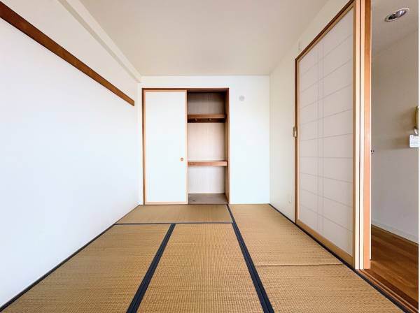 くつろぎの和室スペースもございます