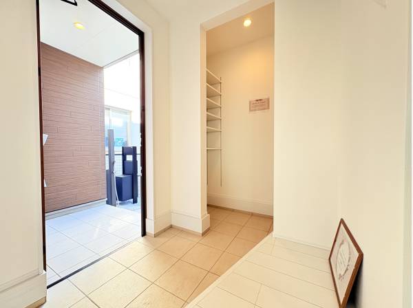 ＳＩＣ付きの玄関ホール