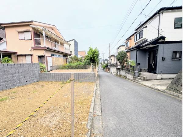 前面道路も幅4mあり、アクセスもスムーズです