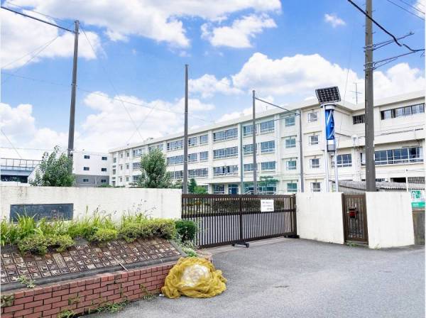 今宿小学校 徒歩5分(約350m)