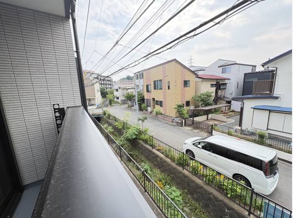 隣地との距離感もございます