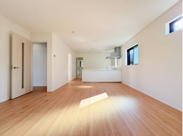 ＬＤＫ１７．７６帖の広々空間