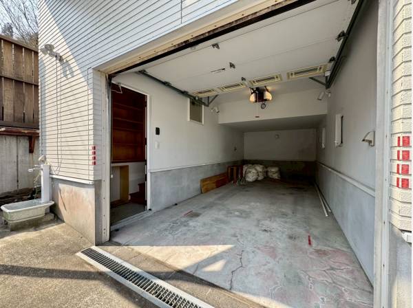 マルチに使えるガレージ