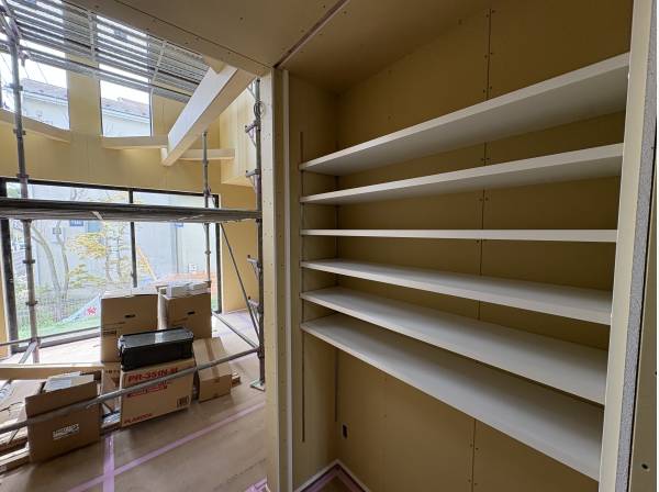 収納スペースもタップリ！今でもご案内は可能です！