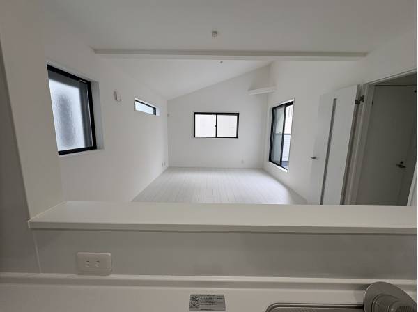 キッチンから家族との会話が弾みそうです！