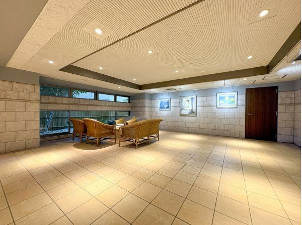 ホテルライクなエントランスが出迎えてくれます