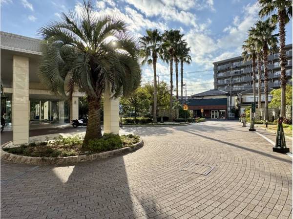 マンション外観もお洒落なつくりになっております！