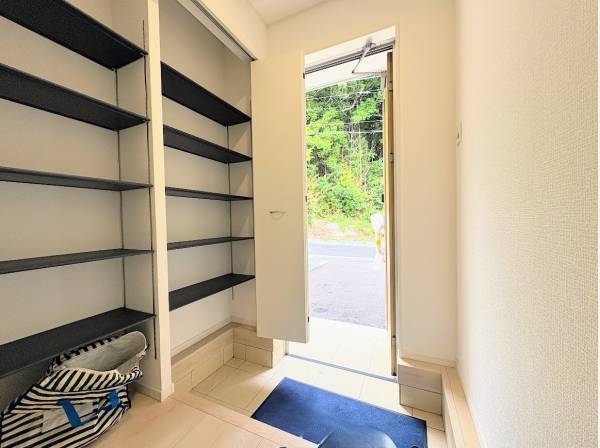 玄関収納も豊富です