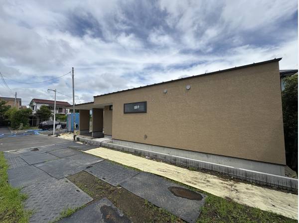 地元工務店が手掛けるデザイナーズハウス！美しい平屋のフォルム